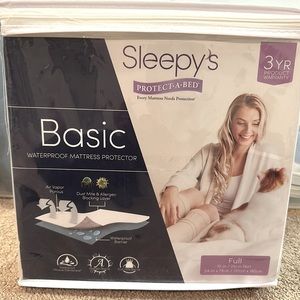 Sleepy’s Waterproof Mattress Cover - New